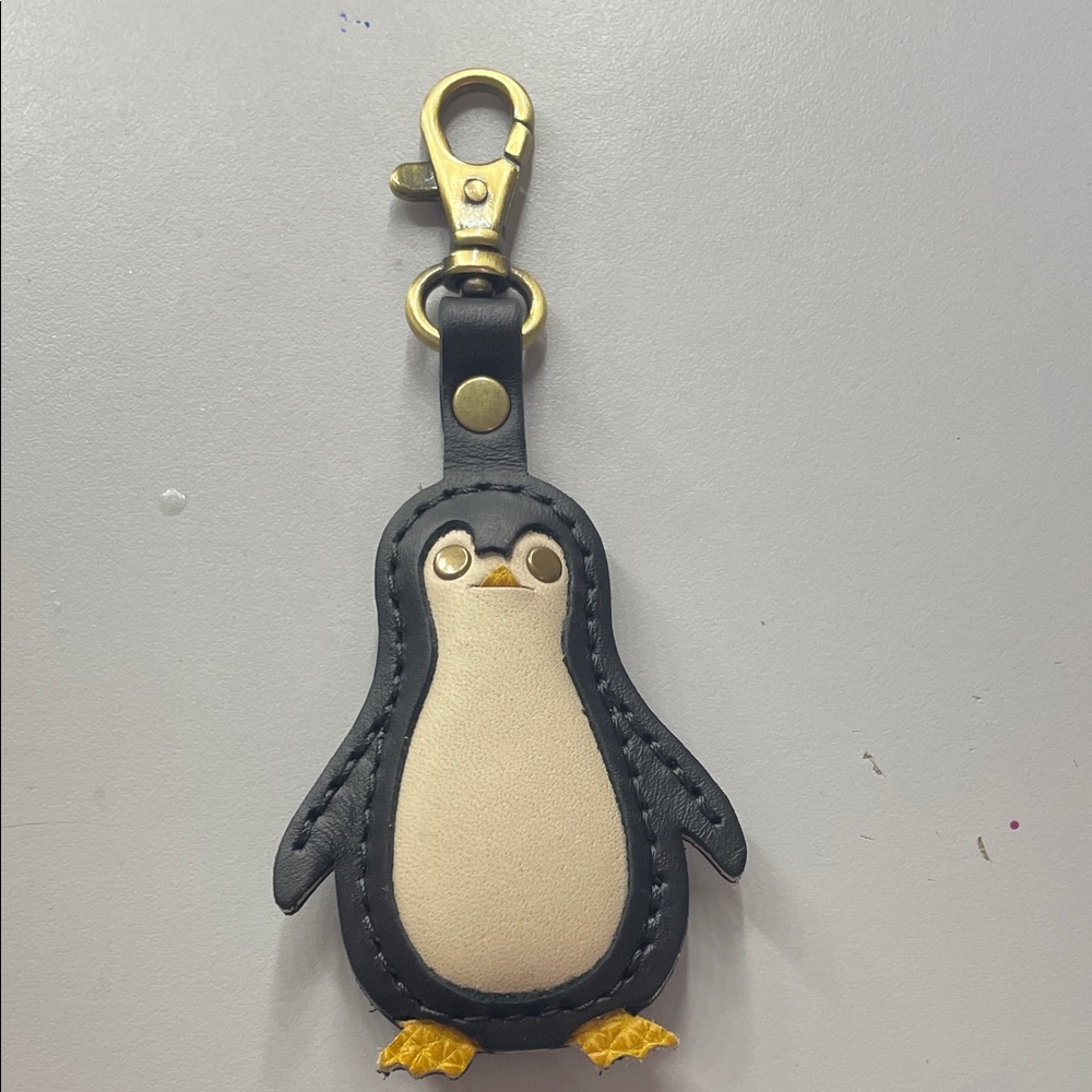 Portland Leather Penguin Keychain Holder - Black, Cream, and Gold